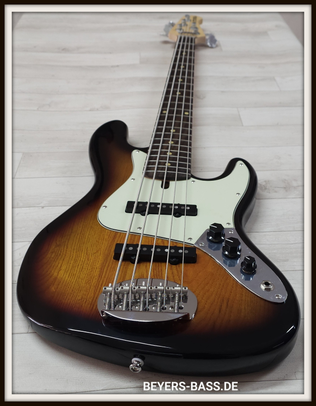 Lakland Skyline 55-60, 3-Tone Sunburst Gloss